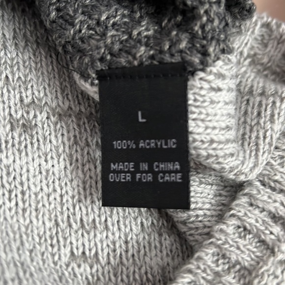 Cowlneck sweater - Picture 2 of 5